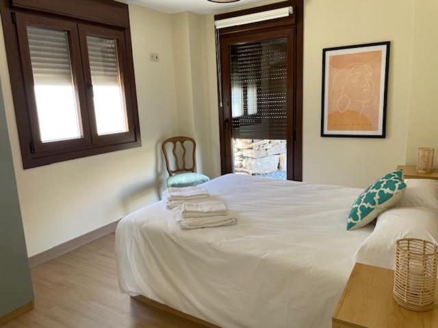 Casita Independiente Y Tres Apartamentos Con Piscina Ladeira Playa Baiona Luaran gambar